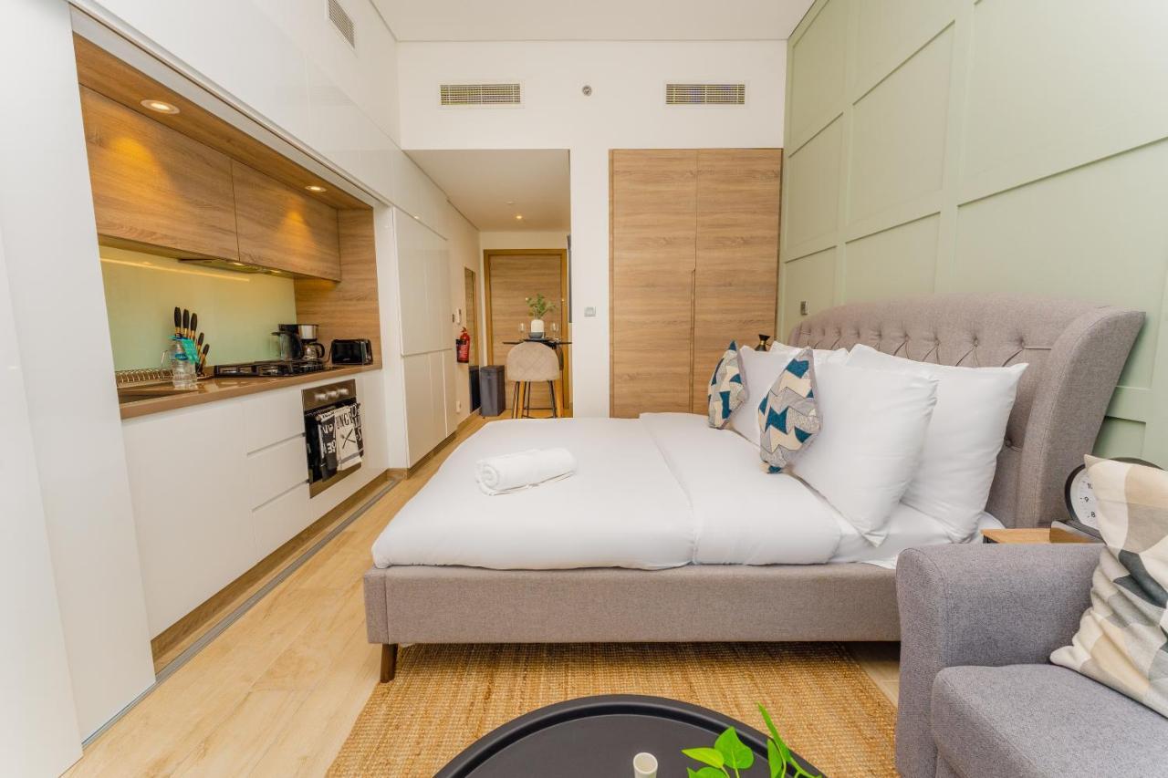 Fam Living - Marina Marvel - Studio Apartment With Breathtaking Views In Studio One Tower Dubai Exterior foto