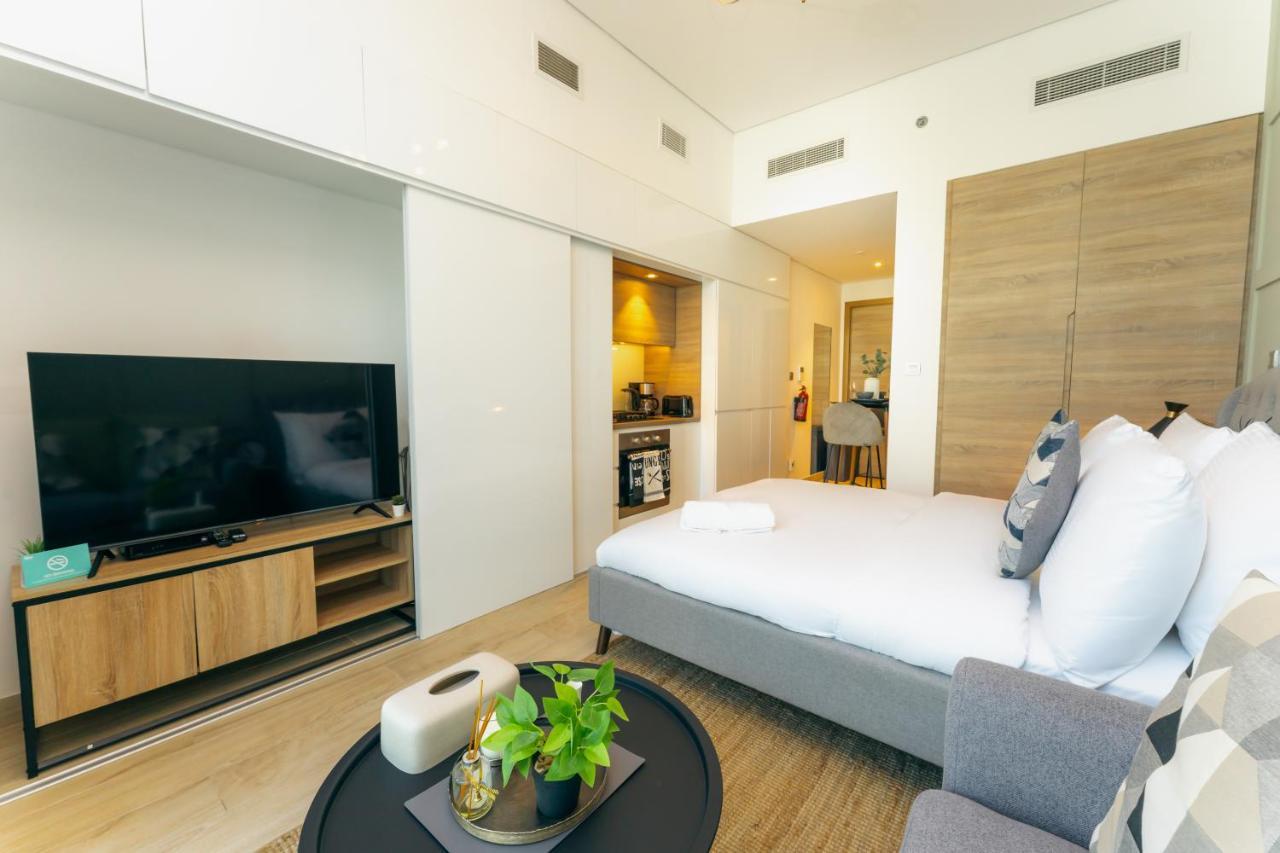 Fam Living - Marina Marvel - Studio Apartment With Breathtaking Views In Studio One Tower Dubai Exterior foto