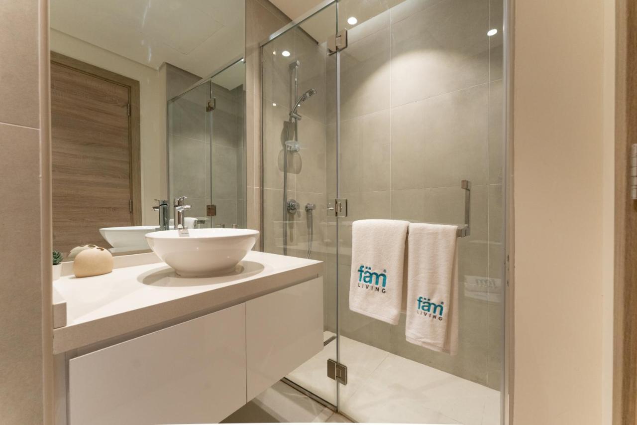 Fam Living - Marina Marvel - Studio Apartment With Breathtaking Views In Studio One Tower Dubai Exterior foto